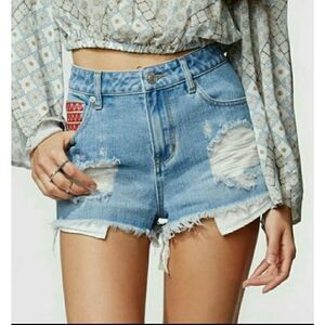 NWT Kendall & Kylie cut off shorts. Size 5